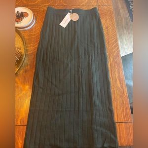 Sweater knit pencil skirt by Apricot